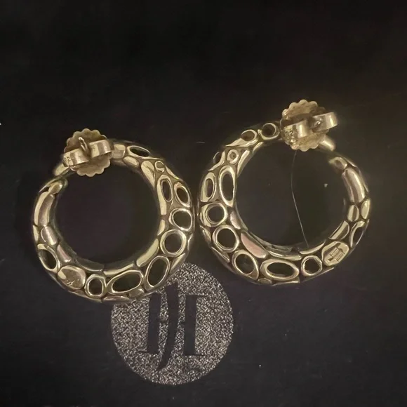 *Authentic RARE John Hardy Sterling Kali Pebble Hoop Horn Earrings! - Picture 2 of 6